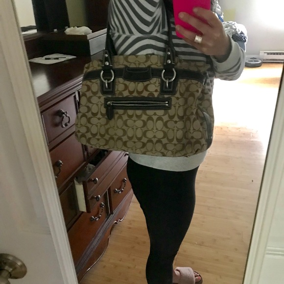 Authentic coach shoulder bag - EUC! - Picture 5 of 5